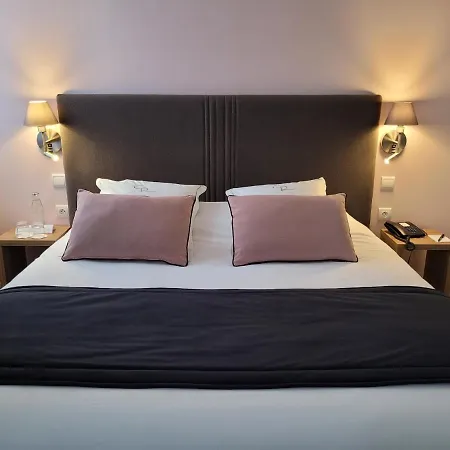 Du Rouge Otel 4*