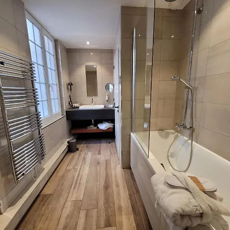 Du Rouge Otel 4*