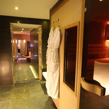 Rouge Par William Frachot - Espace Bien-etre & Restaurant Etoile Otel 4*