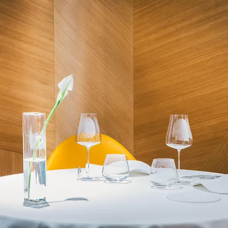 Rouge Par William Frachot - Espace Bien-etre & Restaurant Etoile Otel 4*