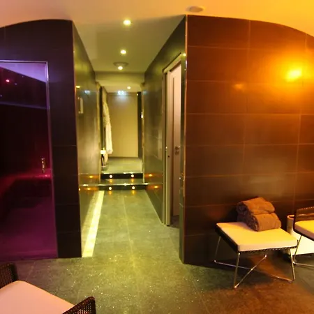 Du Rouge Otel 4*