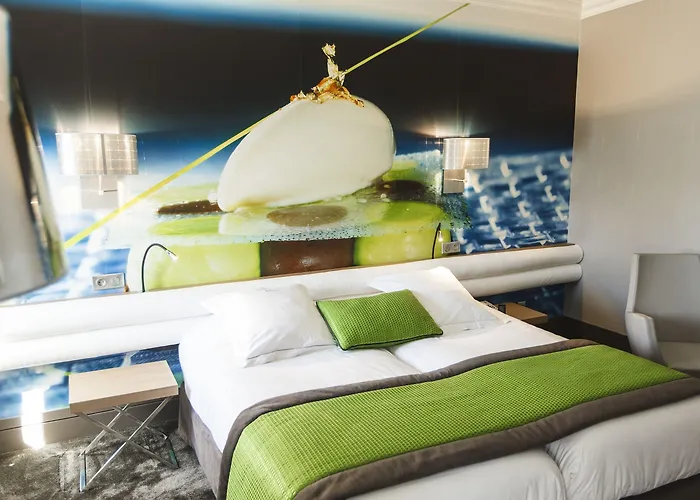 Rouge Par William Frachot - Espace Bien-etre & Restaurant Etoile