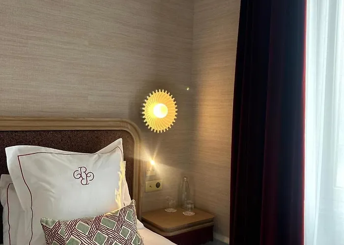 Rouge Par William Frachot - Espace Bien-etre & Restaurant Etoile Otel 4*